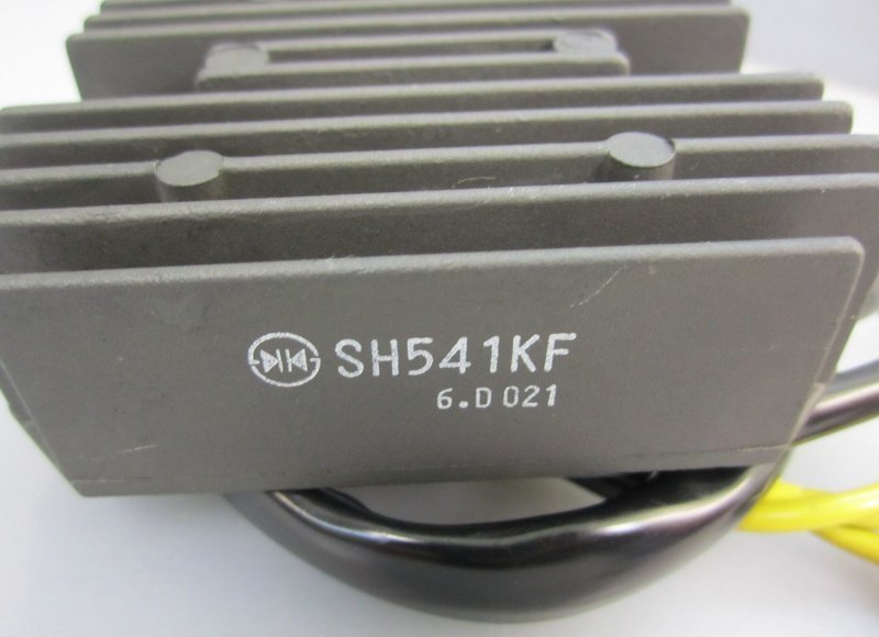 KTM 950 SM Supermoto LC8 Spannungsregler Regler Regulator