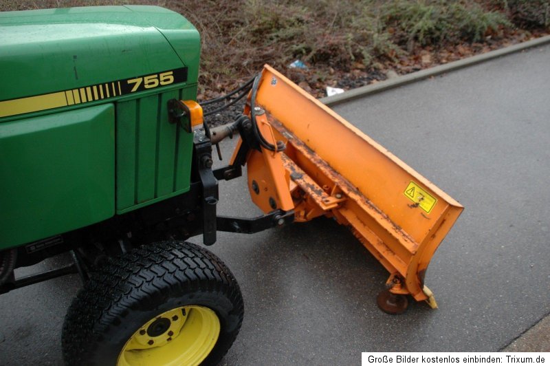 John Deere 755 Kommunaltraktor mit Winterdienstausrüstung   TOP