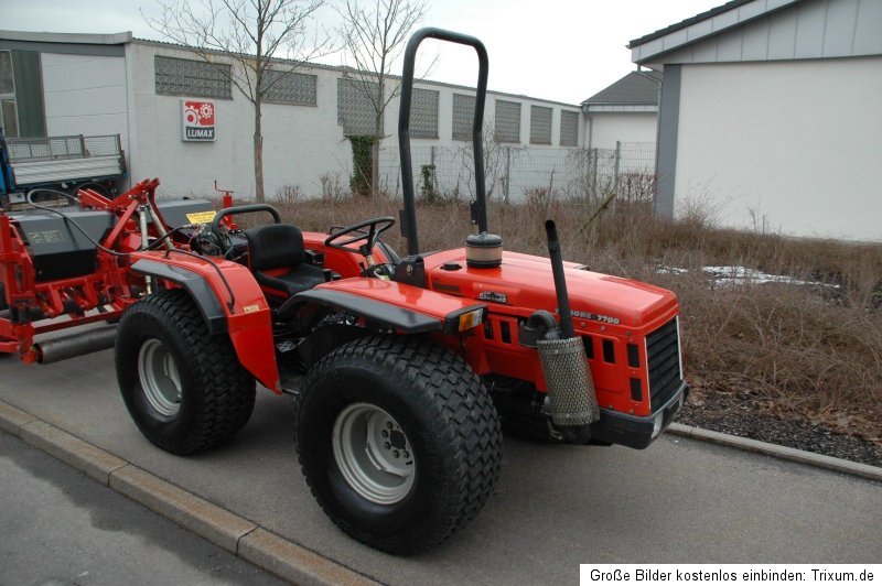 Carraro 7700 Tigrone III Schmalspurtraktor Weinbautraktor