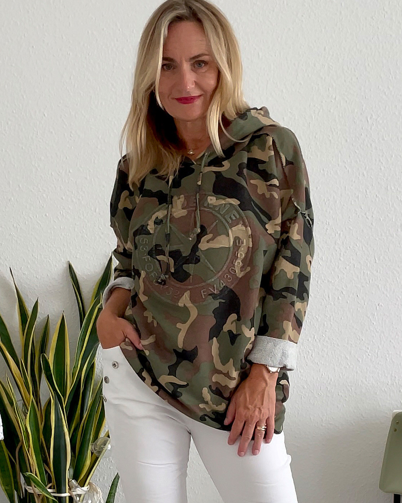 Ladies hot sale camo hoodie