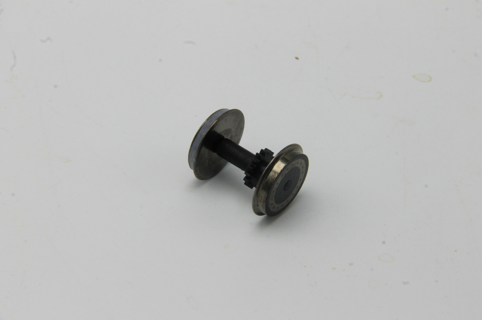 Ersatzteil Piko 185 / 146 Radsatz mit einem Haftreifen Art.Nr. 56178