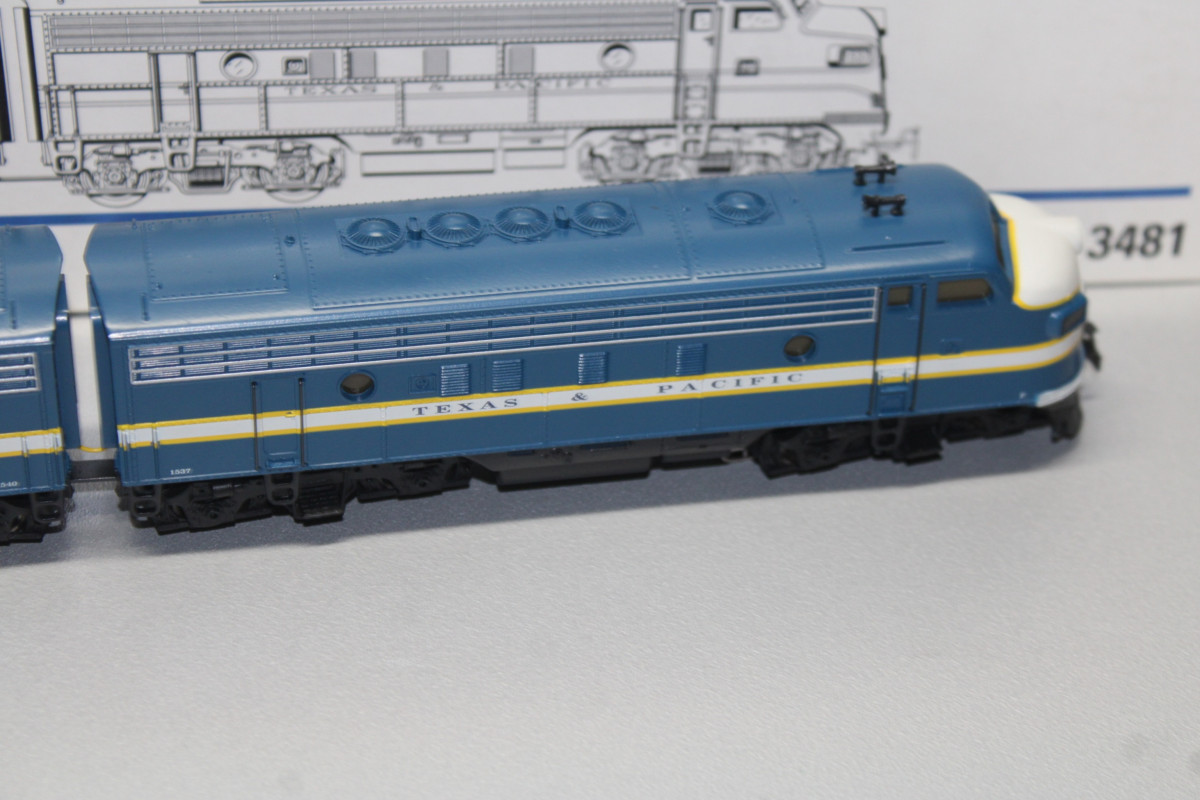 American F7 Diesel Electric Locomotive | Maerklin US