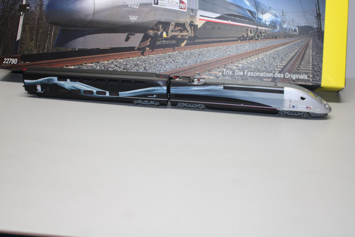 【TRIX】TGV Duplex V150 (HOゲージ) なんでも鑑定団よりも驚き！ TGV-Duplex TRIX V150 ｜HOゲージ