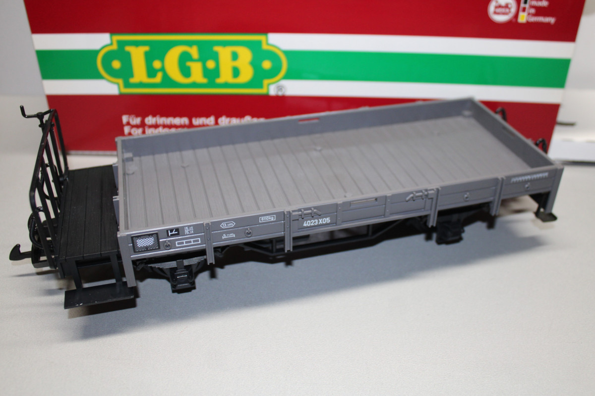 LGB 貨車 モデル番号40230 グレー LGB 40230 2-Achser Niederbordwagen mit Bremserbühne Spur G OVP
